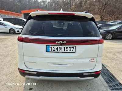 Kia Canival 2023, 74000 км, за 99990000 KRW