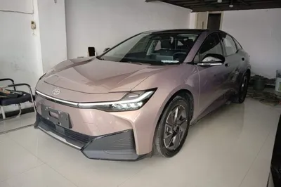 Toyota bZ3 · 2023 год