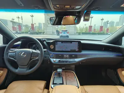 Lexus LS 2021, 97000 км, за 396000 CNY - фото 7