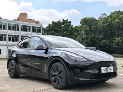 Tesla Model Y 2023, 11000 км, за 183800 CNY