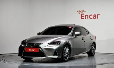 Lexus IS · 2019 год