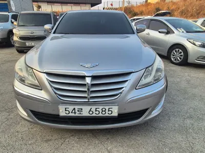 Hyundai Genesis 2012, 308003 км, за 2300000 KRW