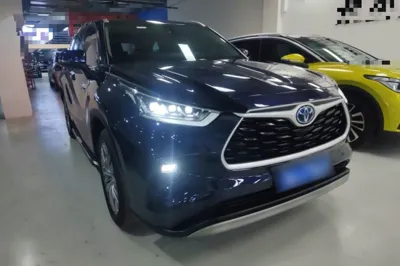 Toyota Highlander 2022, 55599 км, за 194134.92 CNY