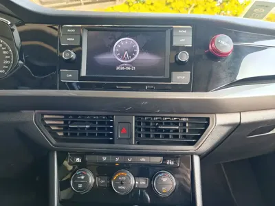 Volkswagen Bora 2019, 83000 км, за 41800 CNY - фото 15