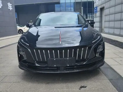Hongqi Hongqi E-QM5 2025, 13000 км, за 83500 CNY