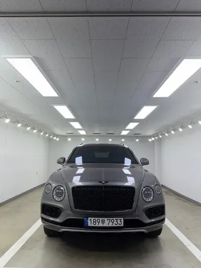 Bentley Bentayga · 2017 год