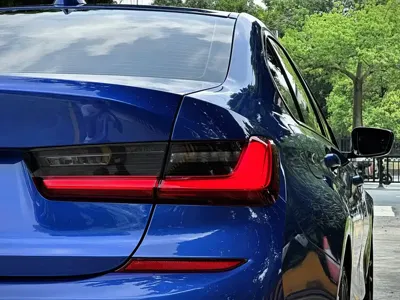 BMW 3 Series 2020, 90000 км, за 123000 CNY