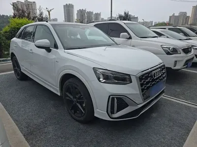Audi Q2L 2023, 56900 км, за 90300 CNY
