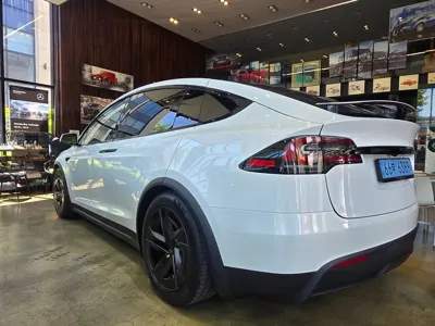 Tesla Model X 2026, 550 км, за 80000000 KRW