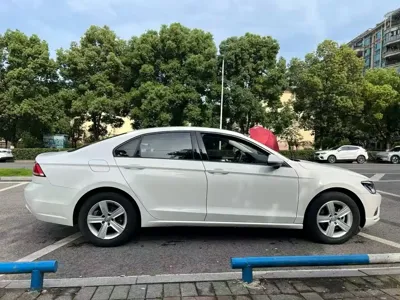Volkswagen Lamando 2016, 98000 км, за 33200 CNY