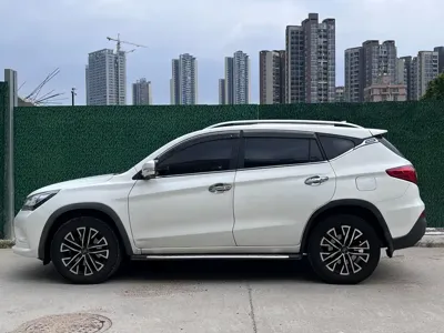 BYD New Energy 2017, 132200 км, за 21600 CNY