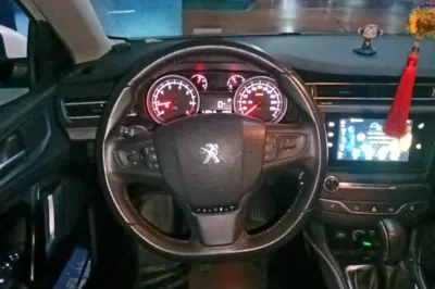 Peugeot 408 2014, 123500 км, за 30237.37 CNY - фото 7