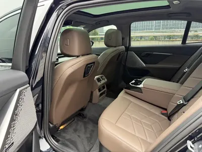 BMW 5 Series 2025, 22000 км, за 249800 CNY