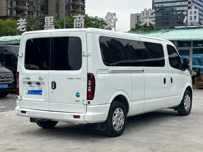 大通 V80 2024, 60000 км, за 88000 CNY