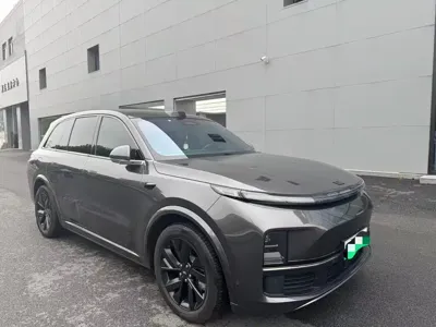 Li Auto Li L8 2023, 40000 км, за 128000 CNY
