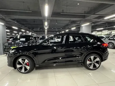 Audi Q5 2025, 17 км, за 86000000 KRW