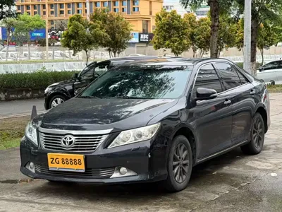Toyota Camry · 2013 год