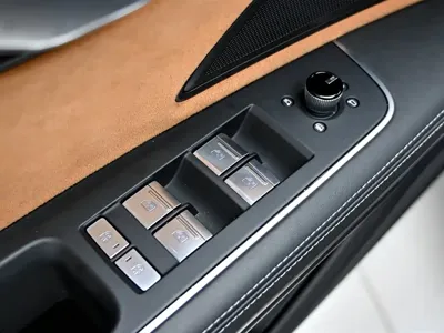 Audi A8 2025, 7500 км, за 569000 CNY - фото 23