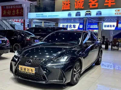 Lexus IS 2018, 110000 км, за 136800 CNY - фото 1