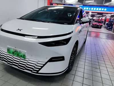 Xpeng X9 · 2025 год