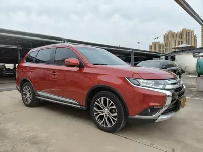 Mitsubishi Outlander 2018, 129000 км, за 42000 CNY