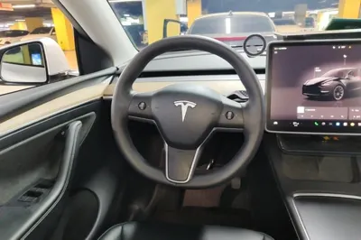 Tesla Model Y 2023, 41500 км, за 200941.17 CNY - фото 14