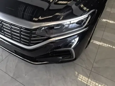 Volkswagen 帕萨特插电混动 2025, 7500 км, за 126100 CNY - фото 24