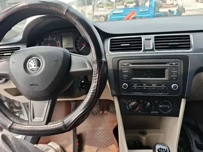 Skoda Rapid 2014, 94300 км, за 15100 CNY - фото 10