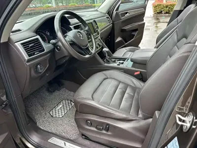 Volkswagen Teramont 2017, 80000 км, за 88800 CNY - фото 8