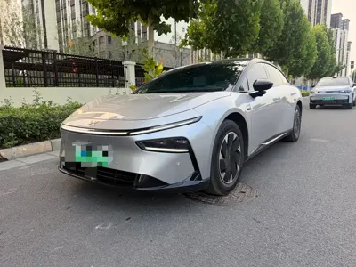 Xpeng P7+ · 2025 год