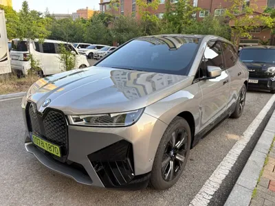 BMW iX · 2025 год