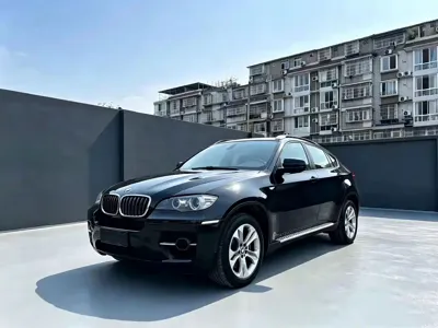 BMW X6 · 2011 год