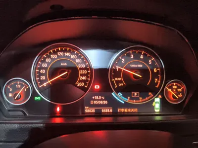 BMW 3 Series 2018, 98000 км, за 90246.19 CNY - фото 12