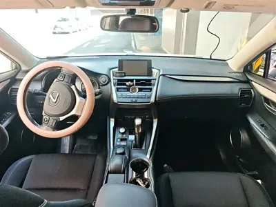 Lexus NX 2016, 70100 км, за 82000 CNY
