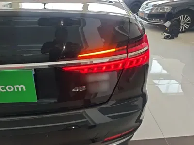 Audi A6L 2022, 80700 км, за 212100 CNY - фото 8