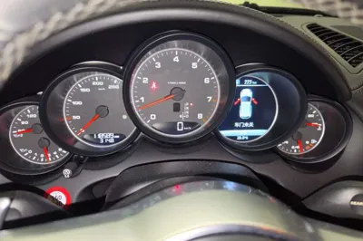 Porsche Cayenne 2016, 118500 км, за 184986.34 CNY - фото 11