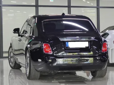 Rolls-Royce Phantom 2021, 4300 км, за 570000000 KRW