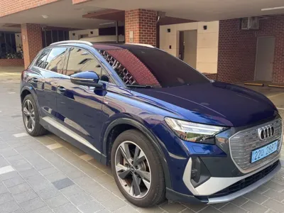 Audi Q4 e-tron · 2022 год