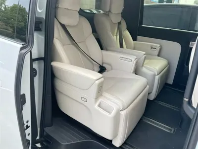 Li Auto Li MEGA 2025, 14600 км, за 488800 CNY - фото 2