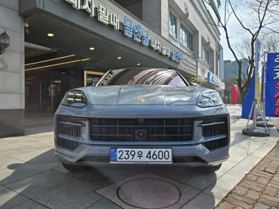 Porsche Cayenne 2025, 11000 км, за 222980000 KRW
