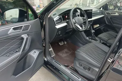 Volkswagen Tiguan L 2022, 122200 км, за 104674.45 CNY - фото 19
