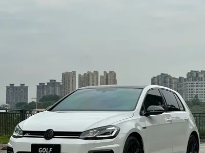 Volkswagen Golf · 2020 год