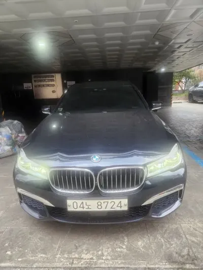 BMW 7-Series · 2018 год