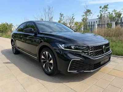 Volkswagen Passat 2023, 61000 км, за 119800 CNY - фото 3