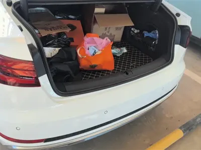 Audi A4L 2019, 83500 км, за 102600 CNY
