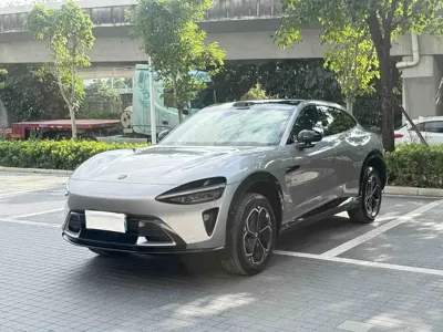 Xiaomi 小米YU7 · 2025 год