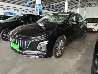 Hongqi Hongqi E-QM5 · 2022 год