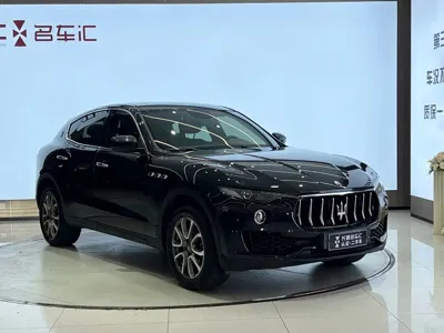 Maserati Levante 2019, 86000 км, за 198000 CNY