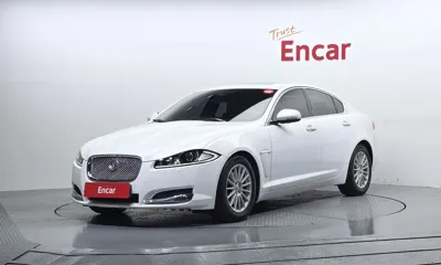 Jaguar XF · 2015 год