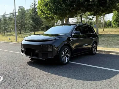 Li Auto Li L8 · 2023 год